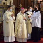 11.11.2020 Sandomierz. Święto Niepodległości. Msza święta. Na zdjęciu (w środku): Krzysztof Nitkiewicz - biskup sandomierski / ks. Wojciech Kania