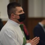 08.11.2020. Gorzyce. Udzielenie święceń prezbiterialnych diakonowi Piotrowi Sosnówce. Na zdjęciu: diakon Piotr Sosnówka / ks. Wojciech Kania