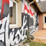 18.11.2020. Barycz. Patriotyczny mural przedstawiający marszałka Józefa Piłsudskiego / Magdalena Galas-Klusek / Radio Kielce