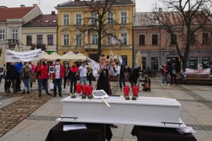 03.11.2020. Kielce. Protest branży gastronomicznej / Michał Kita / Radio Kielce