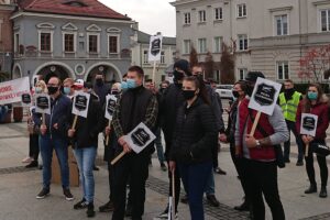 03.11.2020. Kielce. Protest branży gastronomicznej / Michał Kita / Radio Kielce