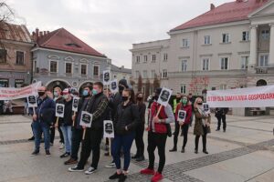 03.11.2020. Kielce. Protest branży gastronomicznej / Michał Kita / Radio Kielce