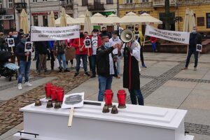 03.11.2020. Kielce. Protest branży gastronomicznej / Michał Kita / Radio Kielce