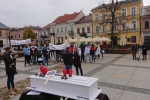 03.11.2020. Kielce. Protest branży gastronomicznej / Michał Kita / Radio Kielce