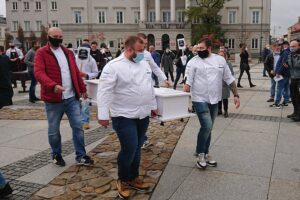 03.11.2020. Kielce. Protest branży gastronomicznej / Michał Kita / Radio Kielce