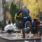 03.11.2020. Kielce. Cmentarz przy ulicy Ściegiennego / Jarosław Kubalski / Radio Kielce