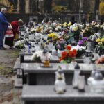 03.11.2020. Kielce. Cmentarz przy ulicy Ściegiennego / Jarosław Kubalski / Radio Kielce