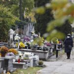 03.11.2020. Kielce. Cmentarz przy ulicy Ściegiennego / Jarosław Kubalski / Radio Kielce