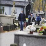 03.11.2020. Kielce. Cmentarz przy ulicy Ściegiennego / Jarosław Kubalski / Radio Kielce