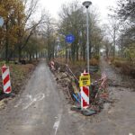 06.11.2020 Kielce. Montaż oświetlenia na Skwerze Pamięci Ofiar Katynia / Jarosław Kubalski / Radio Kielce