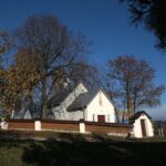 15.11.2020. Kostomłoty. Kaplica Rzymskokatolicka pw. Przemienienia Pańskiego / Robert Felczak / Radio Kielce