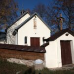 15.11.2020. Kostomłoty. Kaplica Rzymskokatolicka pw. Przemienienia Pańskiego / Robert Felczak / Radio Kielce