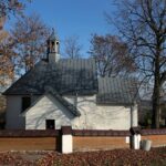 15.11.2020. Kostomłoty. Kaplica Rzymskokatolicka pw. Przemienienia Pańskiego / Robert Felczak / Radio Kielce