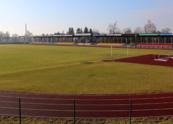 08.01.2020 Busko-Zdrój. Modernizacja stadionu miejskiego / Marta Gajda / Radio Kielce