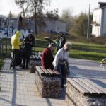 08.11.2020 Kielce. Kadzielnia. Mieszkańcy korzystają ze słonecznej pogody / Jarosław Kubalski / Radio Kielce