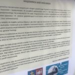 13.11.2020. Wiązownica Kolonia. Historia Wiązownicy Kolonii na banerze / Grażyna Szlęzak-Wójcik / Radio Kielce