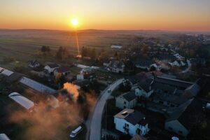 08.11.2020. Bieliny. Ulica Starowiejska / Jarosław Kubalski / Radio Kielce