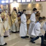 01.11.2020. Sandomierz. Msza w kościele ojców pallotynów. Na zdjęciu (drugi z lewej): Krzysztof Nitkiewicz - biskup sandomierski / Grażyna-Szlęzak-Wójcik / Radio Kielce