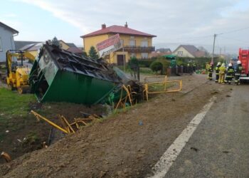 17.11.2020 Huta Koszary. Wypadek / KMP Kielce