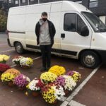 04.11.2020 Sandomierz. Sprzedaż chryzantem / Grażyna Szlęzak-Wójcik / Radio Kielce