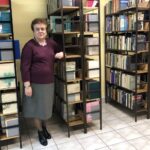 12.11.2020. Sandomierz. Miejska Biblioteka Publiczna w Sandomierzu przygotowuje się do rozbudowy siedziby. Na zdjęciu: Barbara Rożek - dyrektor Miejskiej Biblioteki Publicznej w Sandomierzu / Grażyna Szlęzak-Wójcik / Radio Kielce