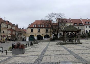 07.11.2020 Sandomierz. Puste ulice / Grażyna Szlęzak-Wójcik / Radio Kielce