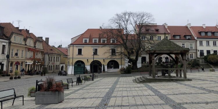 07.11.2020 Sandomierz. Puste ulice / Grażyna Szlęzak-Wójcik / Radio Kielce