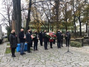 11.11.2020. Sandomierz. Uroczystości patriotyczne przy pomniku 2. Pułku Piechoty Legionów Armii Krajowej / Grażyna Szlęzak-Wójcik / Radio Kielce