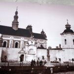 27.11.2020. Sandomierz. Wystawa plenerowa z okazji 200-lecia Wyższego Seminarium Duchownego / Grażyna-Szlęzak-Wójcik / Radio Kielce