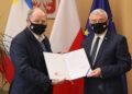 25.11.2020 Kielce. Wręczenie nominacji . Na zdjęciu (od lewej): Tadeusz Sikora - obecnie pełniący obowiązki dyrektora Muzeum Wsi Kieleckiej , Andrzej Bętkowski - marszałek województwa / Urząd Marszałkowski Województwa Świętokrzyskiego