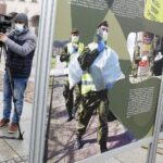 17.11.2020 Kielce. Otwarcie wystawy "10 Świętokrzyska Brygada Obrony Terytorialnej wyjątkowa służba, nieocenione wsparcie" na Rynku / Jarosław Kubalski / Radio Kielce