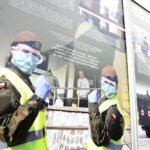 17.11.2020 Kielce. Otwarcie wystawy "10 Świętokrzyska Brygada Obrony Terytorialnej wyjątkowa służba, nieocenione wsparcie" na Rynku / Jarosław Kubalski / Radio Kielce