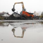 18.11.2020 Nowiny. Sprzątanie składowiska niebezpiecznych odpadów po pożarze / Jarosław Kubalski / Radio Kielce