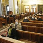 27.11.2020 Kielce. Kościół św. Wojciecha. Uroczystości pogrzebowe doktora Henryka Suchojada, długoletniego dyrektora Biblioteki Uniwersytetu Jana Kochanowskiego / Jarosław Kubalski / Radio Kielce