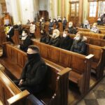 27.11.2020 Kielce. Kościół św. Wojciecha. Uroczystości pogrzebowe doktora Henryka Suchojada, długoletniego dyrektora Biblioteki Uniwersytetu Jana Kochanowskiego / Jarosław Kubalski / Radio Kielce