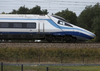 15.10.2020 Kozia Wieś. Centralna Magistrala Kolejowa. CMK. Pendolino / Jarosław Kubalski / Radio Kielce