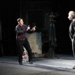 06.11.2020 Kielce. Teatr im. Stefana Żeromskiego. Spektakl "Och, te duchy".  Dawid Żłobiński i Jacek Mąka / Jarosław Kubalski / Radio Kielce