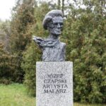 09.11.2020 Kielce. Sławomir Micek - rzeźba. Aleja Sław - Józef Czapski, artysta malarz / Jarosław Kubalski / Radio Kielce