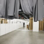 18.11.2020 Kielce. Szpital tymczasowy w halach Targów Kielce. Budowa / Jarosław Kubalski / Radio Kielce