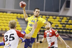 21.11.2020 Kielce. Mecz Łomża Vive Kielce - Chrobry Głogów. Daniel Dujszebajew / Jarosław Kubalski / Radio Kielce