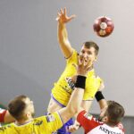 21.11.2020 Kielce. Mecz Łomża Vive Kielce - Chrobry Głogów. Vladislav Kulesh / Jarosław Kubalski / Radio Kielce