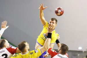 21.11.2020 Kielce. Mecz Łomża Vive Kielce - Chrobry Głogów. Vladislav Kulesh / Jarosław Kubalski / Radio Kielce