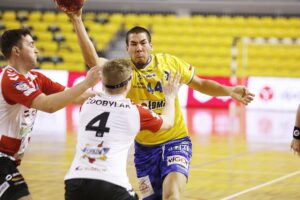 21.11.2020 Kielce. Mecz Łomża Vive Kielce - Chrobry Głogów. Daniel Dujszebajew / Jarosław Kubalski / Radio Kielce