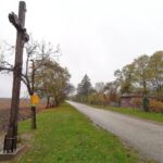 04.11.2020. Gacki. Krzyż po renowacji / Marta Gajda / Radio Kielce