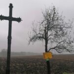 04.11.2020. Gacki. Krzyż po renowacji / Marta Gajda / Radio Kielce