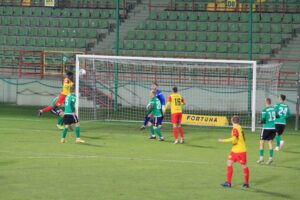 21.11.2020 Bełchatów. Mecz Fortuna 1. Ligi. GKS Bełchatów - Korona Kielce / Krzysztof Bujnowicz / Radio Kielce