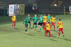 21.11.2020 Bełchatów. Mecz Fortuna 1. Ligi. GKS Bełchatów - Korona Kielce / Krzysztof Bujnowicz / Radio Kielce