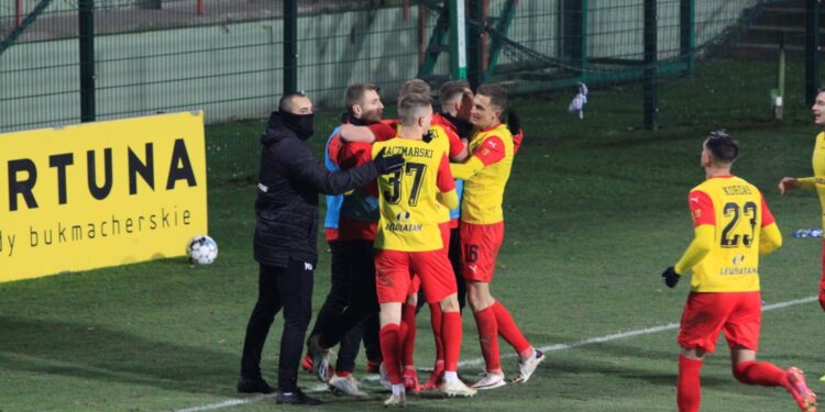 21.11.2020 Bełchatów. Mecz Fortuna 1. Ligi. GKS Bełchatów - Korona Kielce / Krzysztof Bujnowicz / Radio Kielce