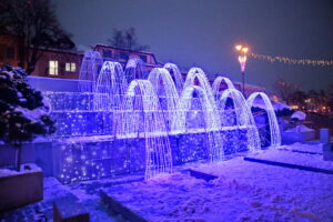 Ostrowiec. Iluminacje świąteczne / Marzena Mąkosa / Radio Kielce