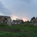 10.08.2020. Nietulisko Duże. Ruiny walcowni z XIX wieku / Emilia Sitarska / Radio Kielce